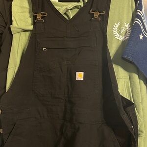 Carhartt Black Bib Overalls Never been worn. Size 16-18 petite.